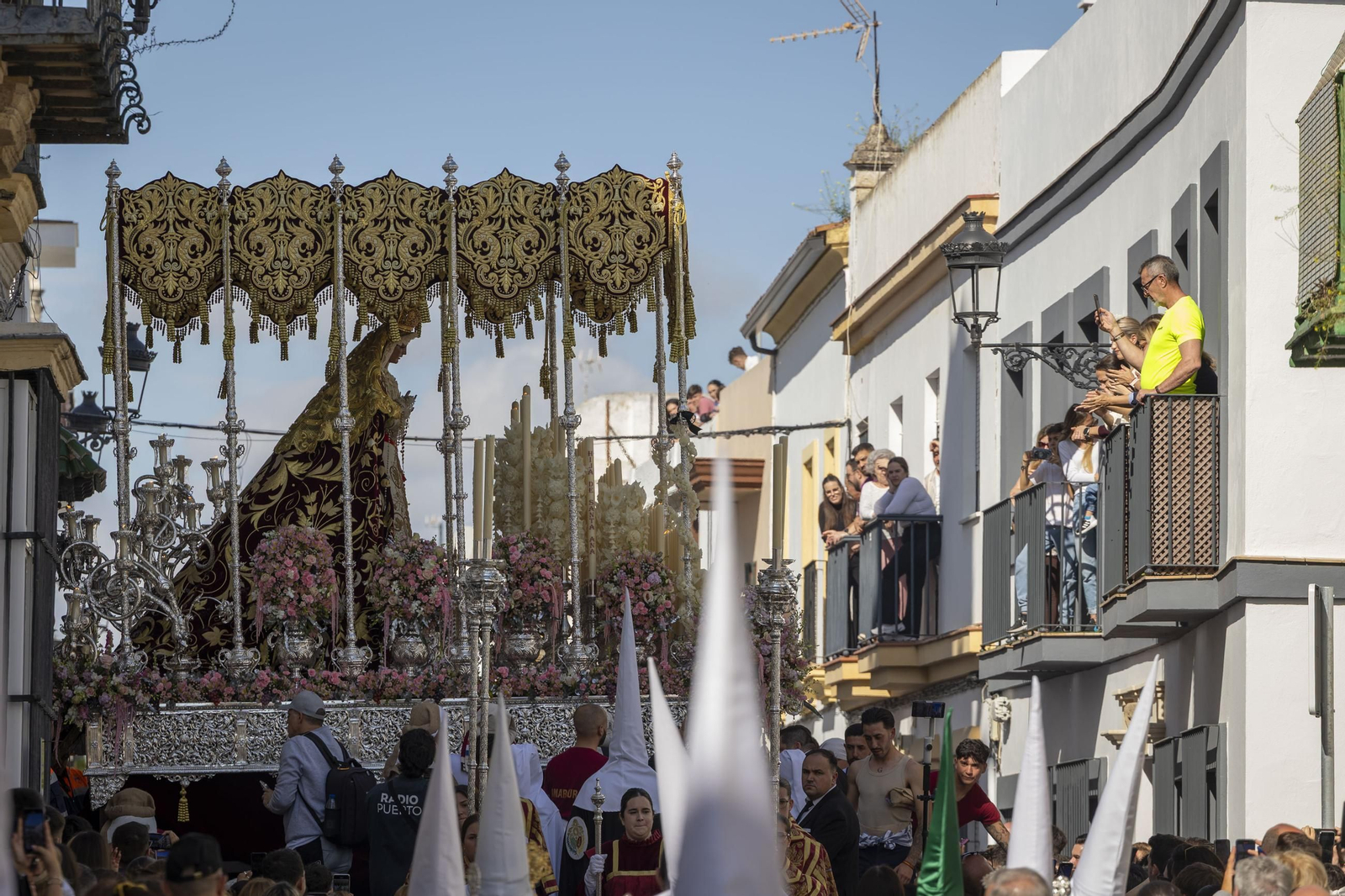 Imágenes de la salida de Flagelación en la Semana Santa de El Puerto 2025