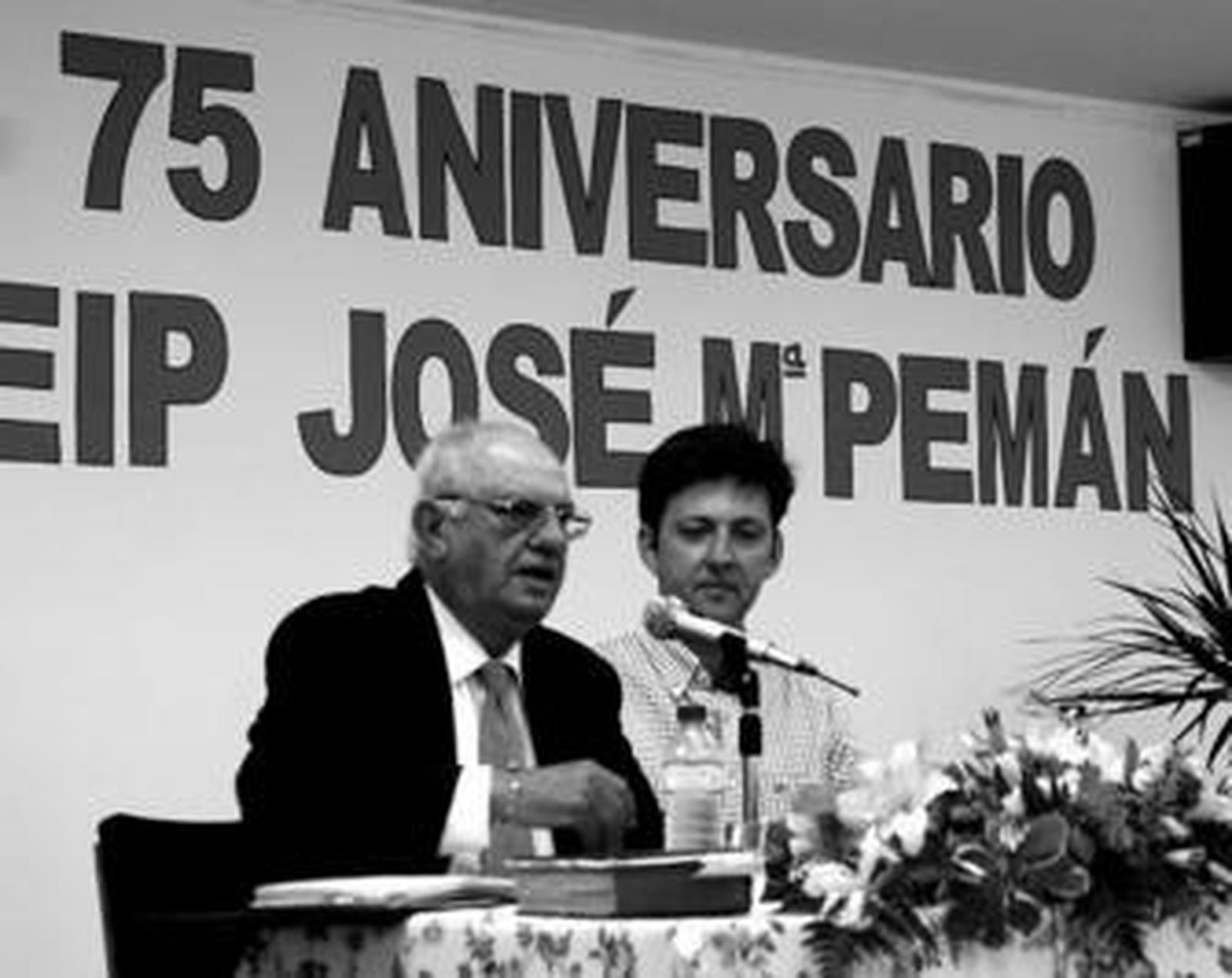 José María Pemán domecq ayer durante su charla en el colegio Pemán.