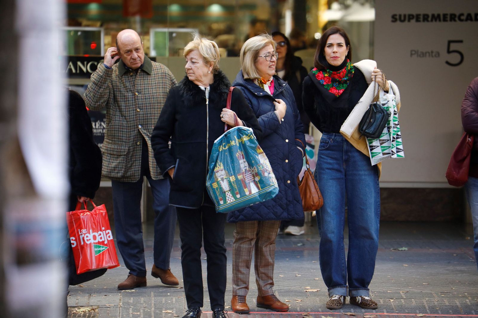 Los cordobeses se lanzan a por las rebajas de invierno, en imágenes
