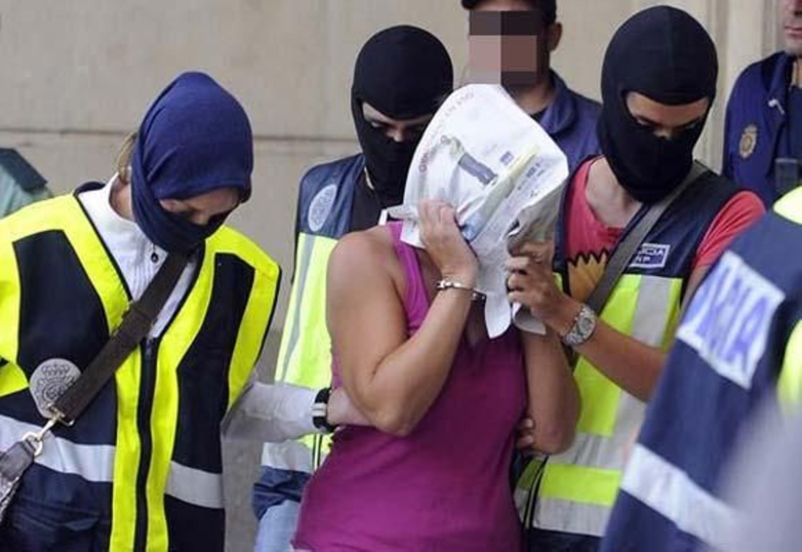 Libertad bajo fianza para la mujer de uno de los principales imputados por el robo de droga en Jefatura