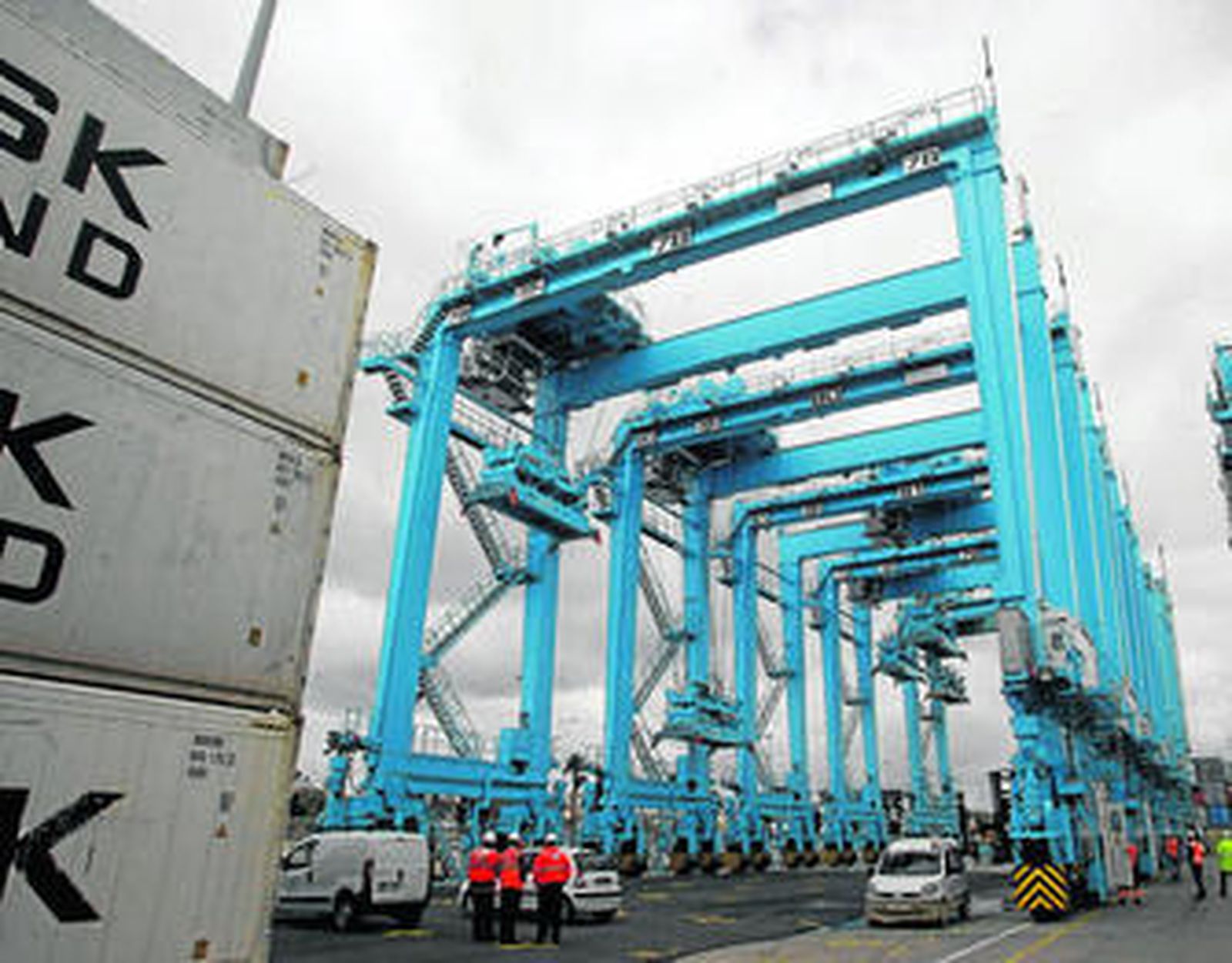 Las nuevas grúas RTG ECO, en el patio de APM Terminals, aún en proceso de pruebas.