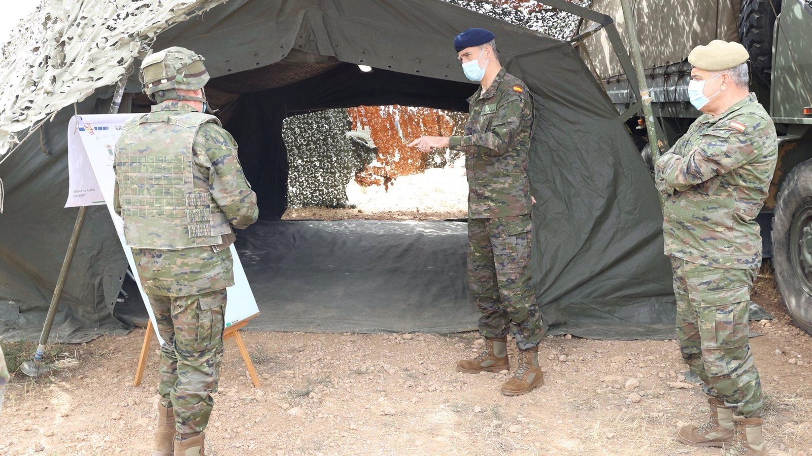 Felipe VI durante los ejercicios que se están realizando en Viator