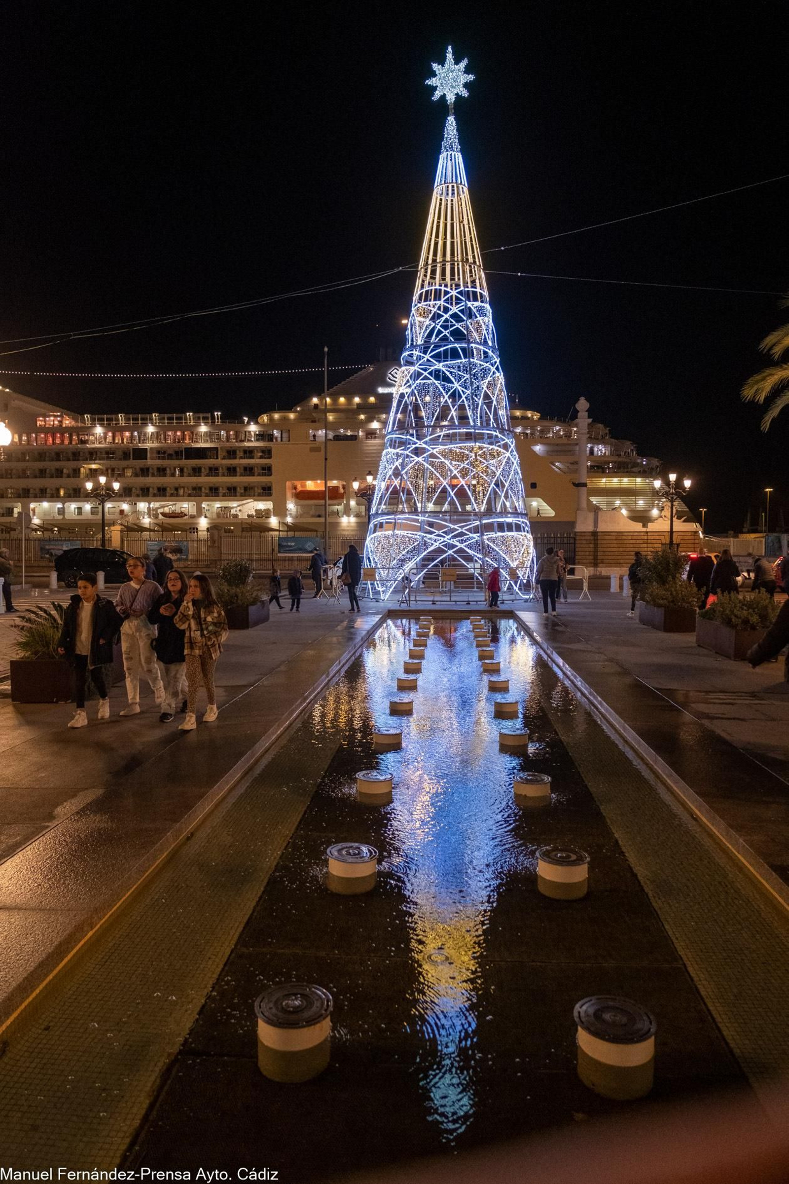 Cádiz se ilumina por Navidad