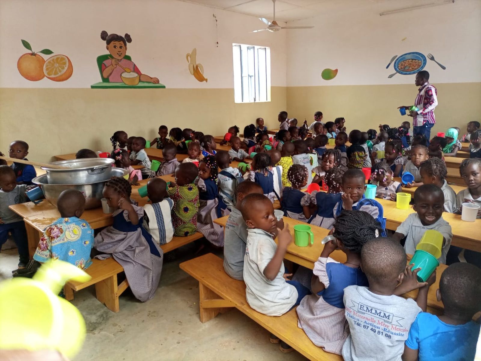 Niños en un comedor de Burkina Faso.