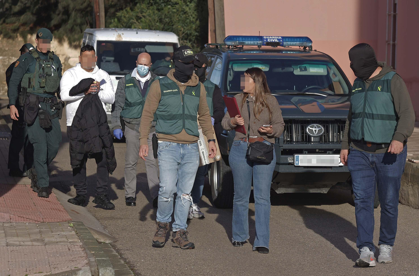 Fotos de los registros de la Guardia Civil en Campamento