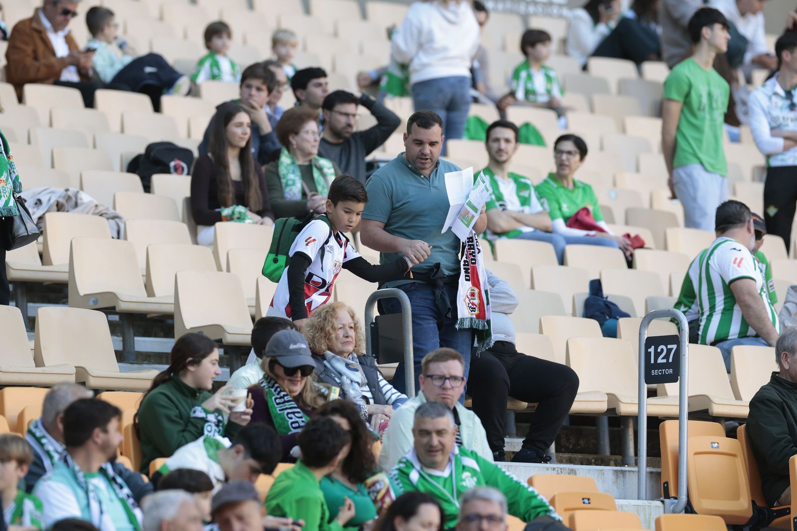 Búscate en las fotos del Betis - Rayo