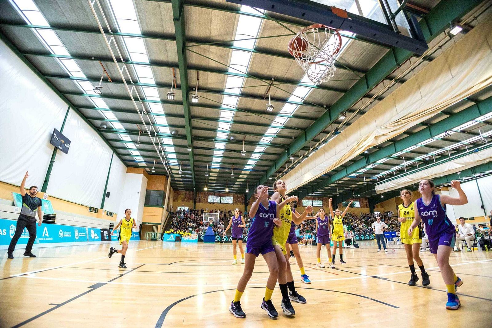 El EDM Teatinos, campeonas del Minibasket femenino de Andalucía.