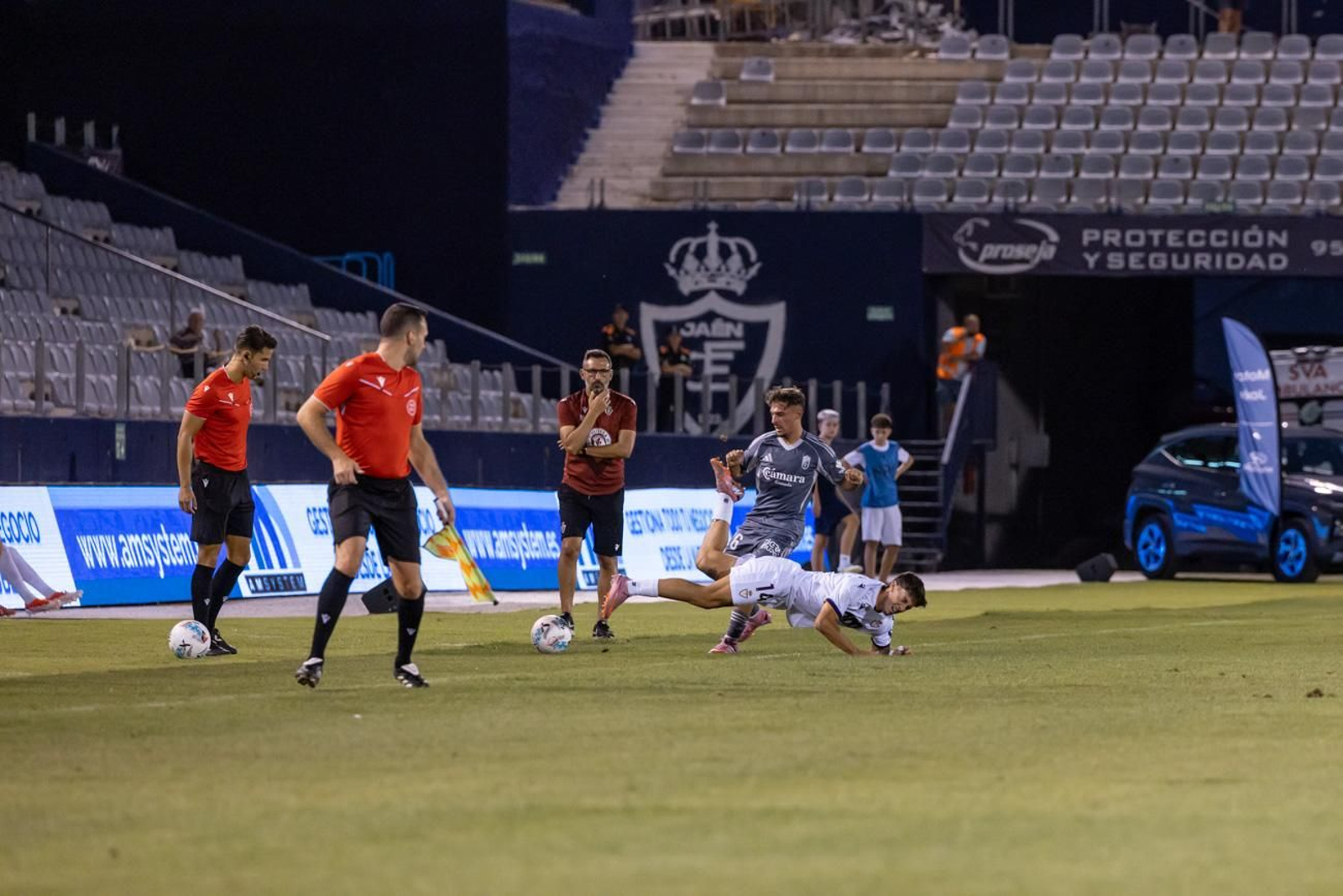 Las mejores imágenes del Real Jaén 3 - 2 Granada CF en el XLI Trofeo del Olivo