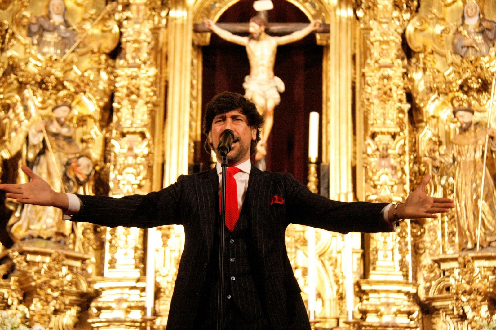 Manuel Lombo canta a la Navidad en San Francisco.