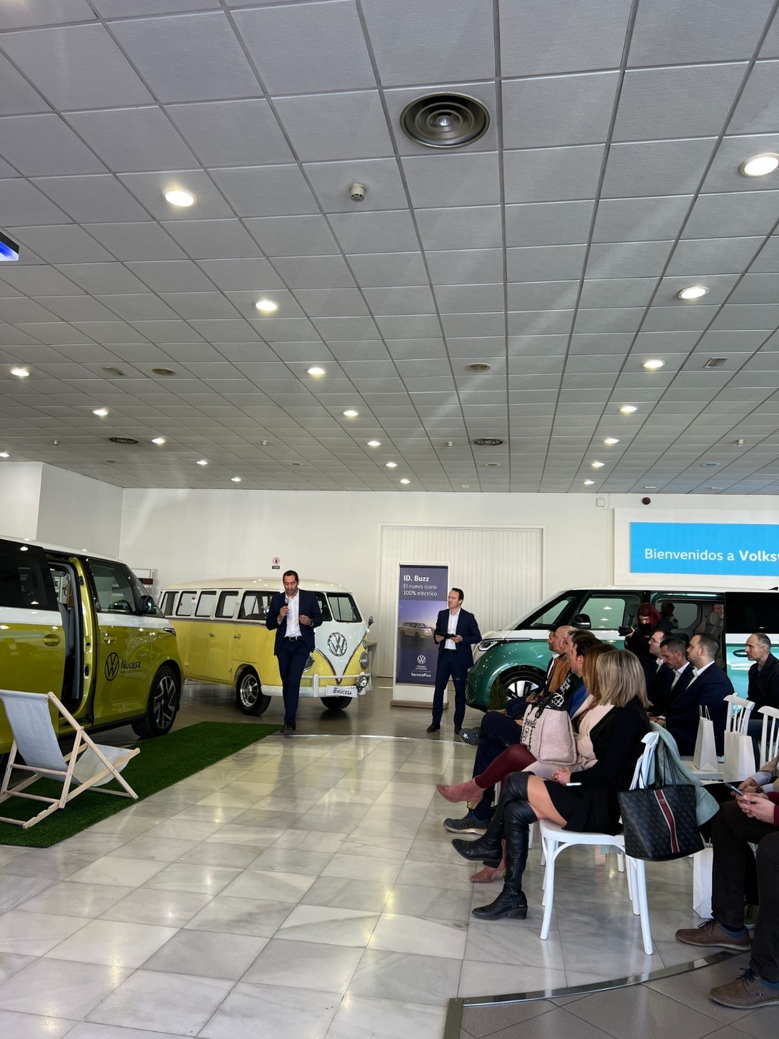 ID. Buzz, la furgoneta de Volkswagen que se convertirá en el nuevo icono 100% eléctrico del mercado