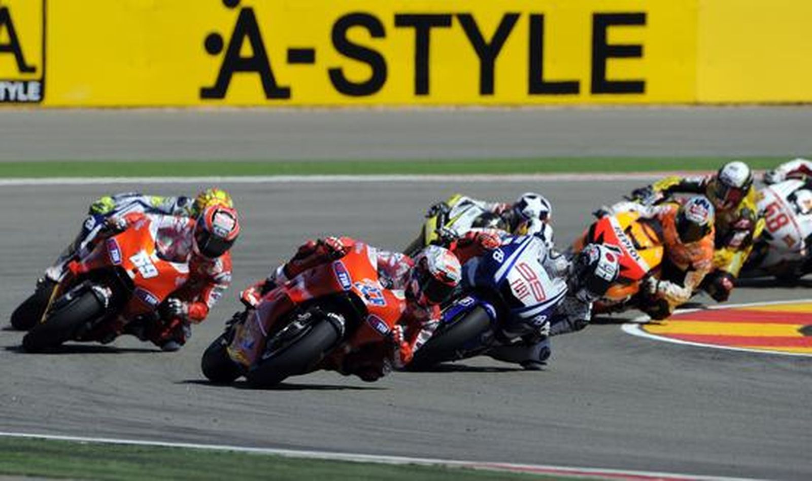 Carrera de MotoGP en el Gran Premio de Aragón.

Foto: Afp Photo