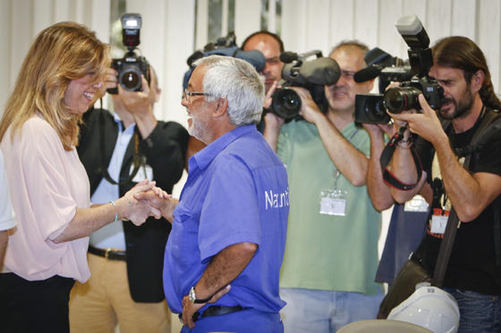 La presidenta de la Junta, en la factoría de Cádiz.

Foto: Julio González