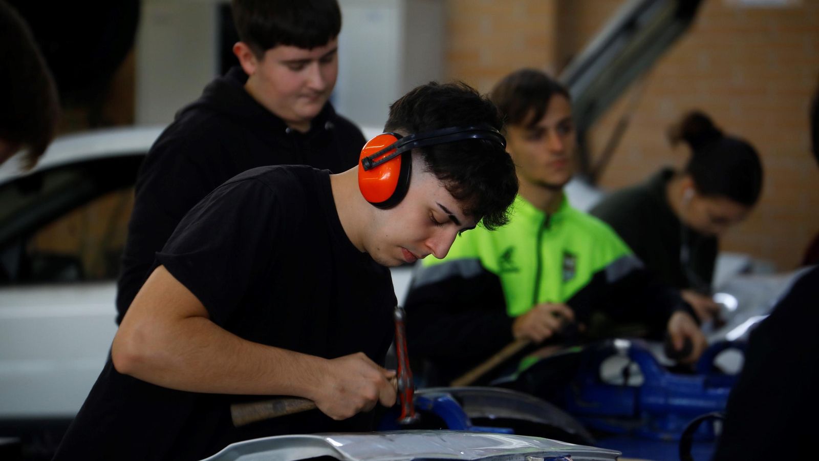 Alumnos del instituto Zoco durante una clase práctica.