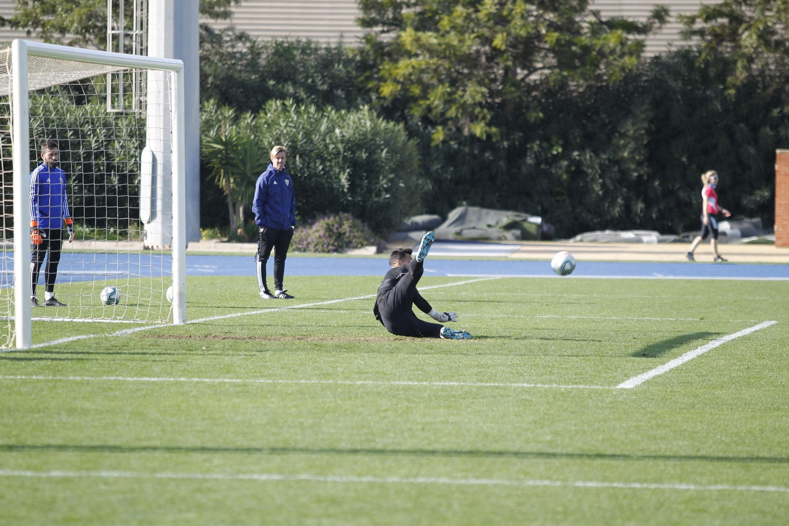 Fotogalería del entrenamiento de la UDA, 6-XII