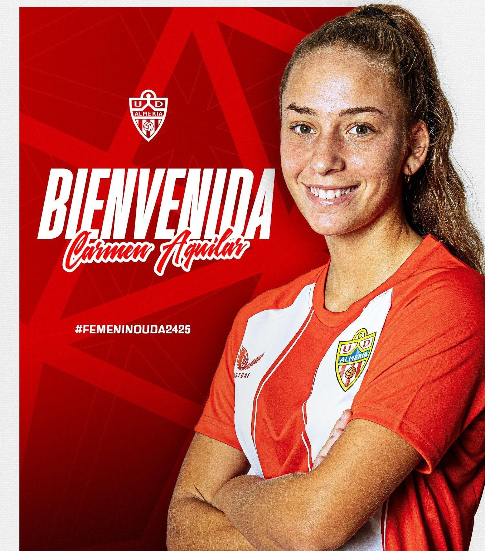 Cartel con el que el Almería femenino anuncia la incorporación de la malagueña Carmen Aguilar.
