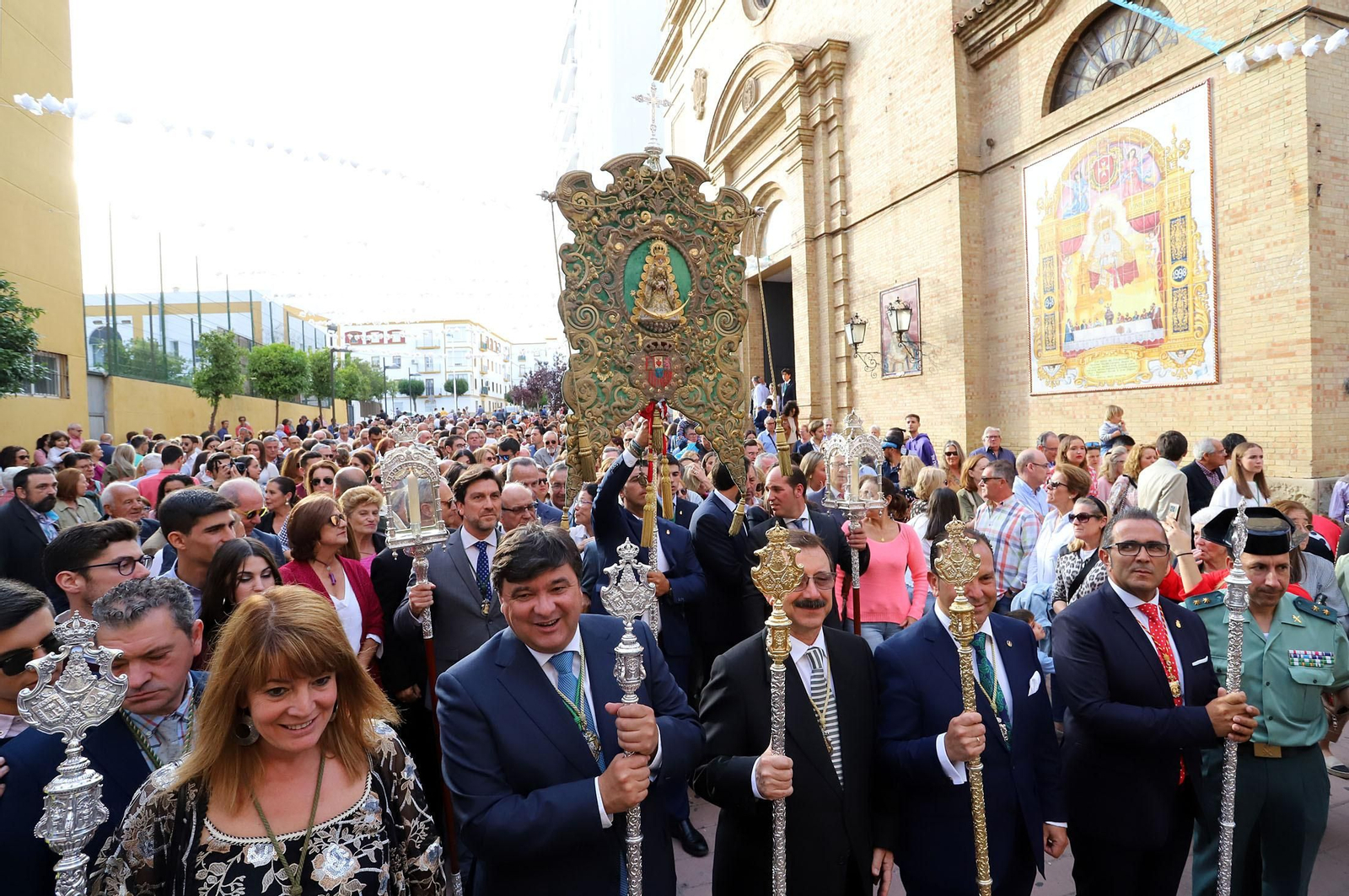 Imágenes de la función y traslado de la Hermandad del Rocío de Huelva