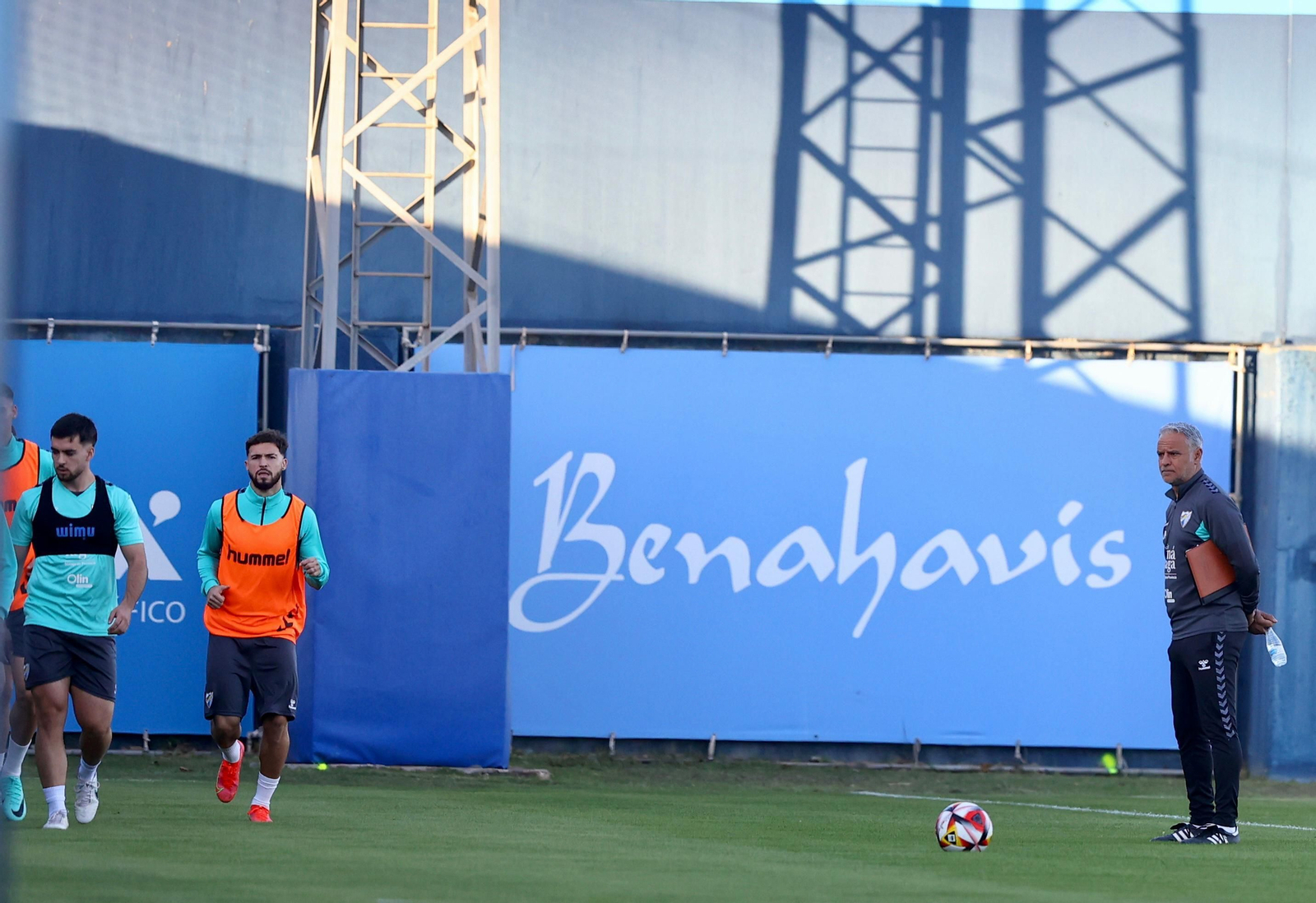 El Málaga CF da los últimos pespuntes antes de recibir al Córdoba