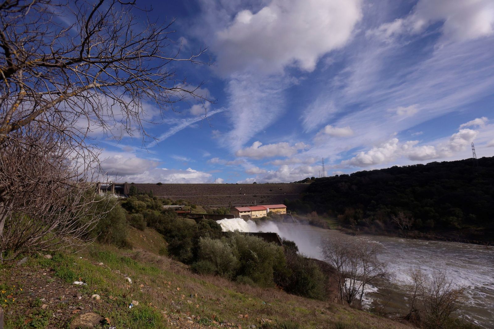 Las espectaculares imágenes del desembalse de San Rafael de Navallana en Córdoba