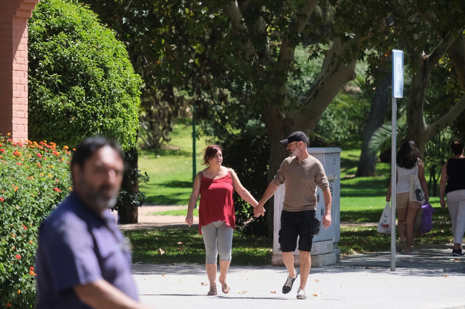 Un paseo en imágenes por el barrio cordobés del Parque Cruz Conde a finales de agosto