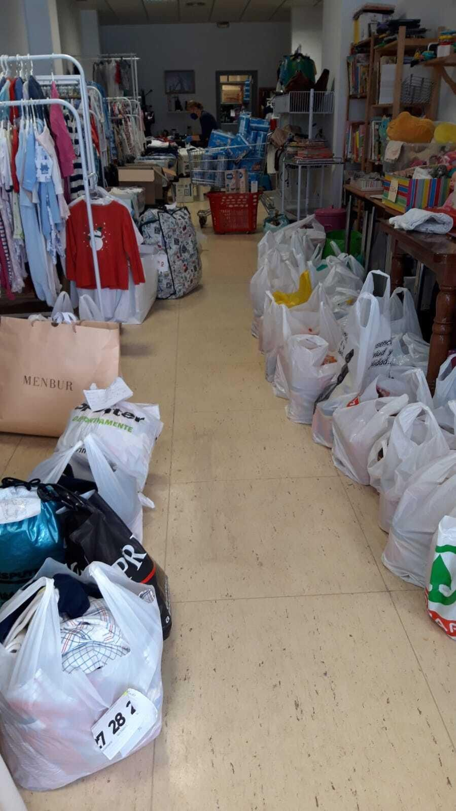 Donaciones de productos para familias necesitadas
