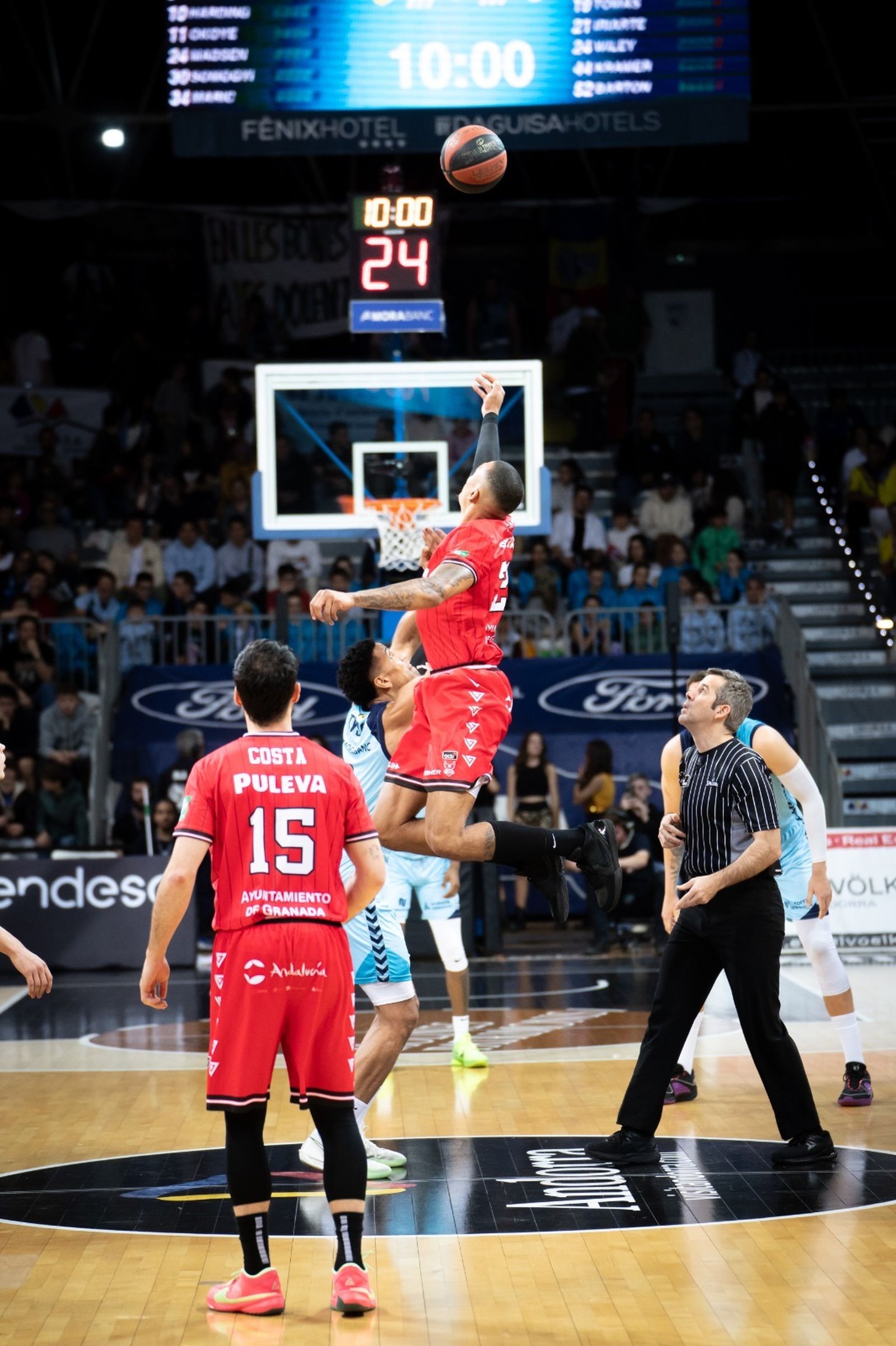 Las imágenes del partido entre Andorra y Covirán Granada