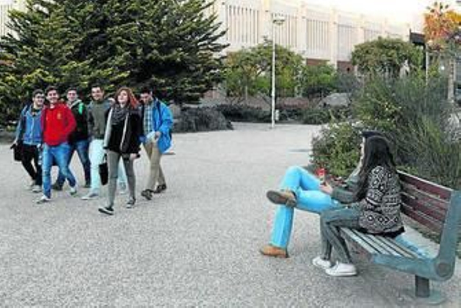 Estudiantes en el campus de La Cañada.