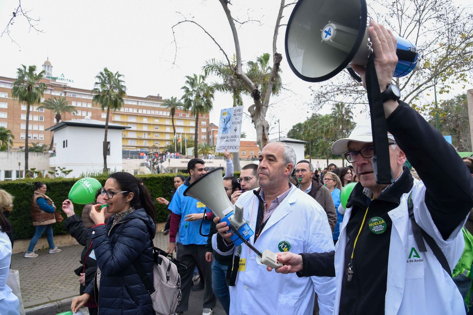 La manifestación por la huelga médica nacional, en imágenes