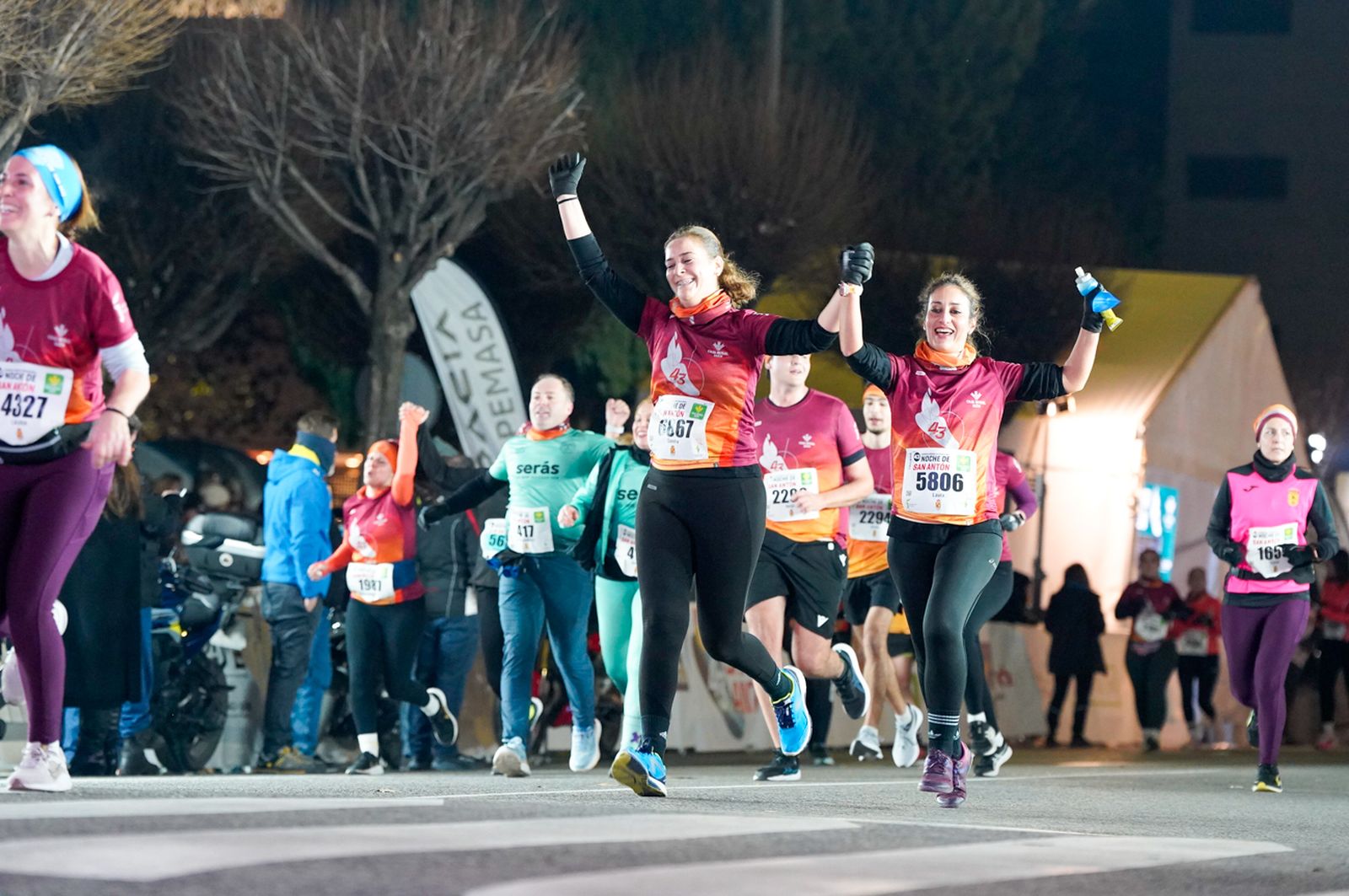 En imágenes: búscate en tu llegada a meta de la Carrera de San Antón 2026 (3)