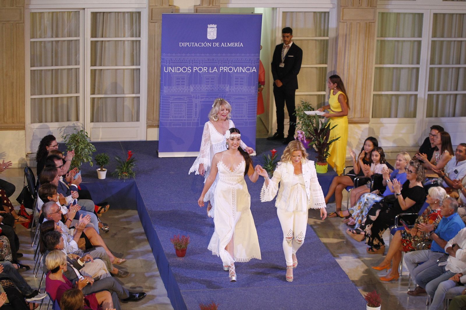 Fotogalería desfile de moda Asociación de Fibromialgia de Almería AFIAL