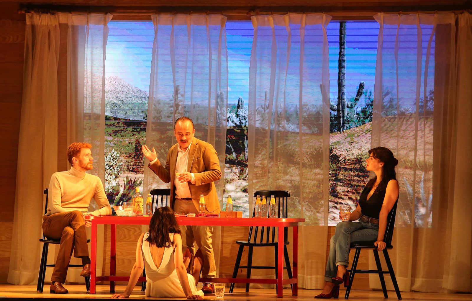 Escena de Principiantes, ayer en el Teatro Villamarta.