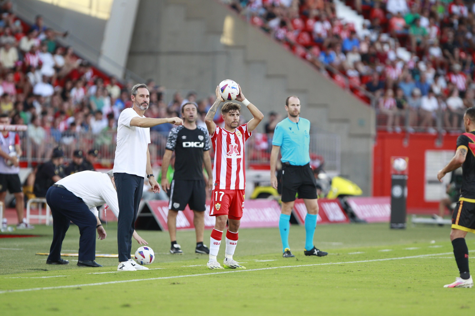 Imágenes del partido U.D. Almería-Rayo Vallecano