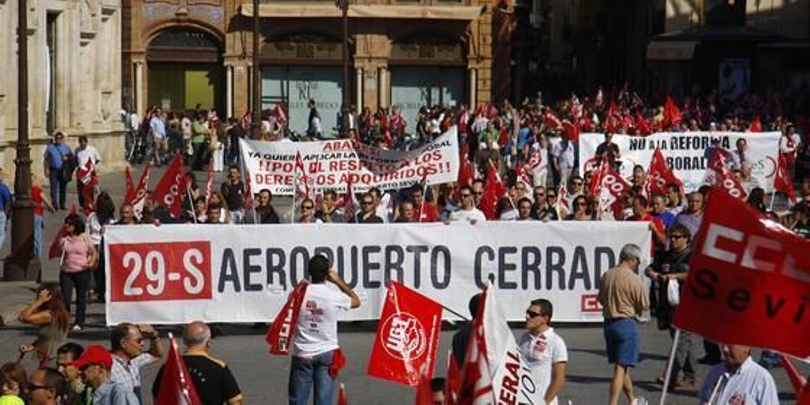 La Huelga General reúne a cientos de personas en el centro.

Foto: Belén Vargas