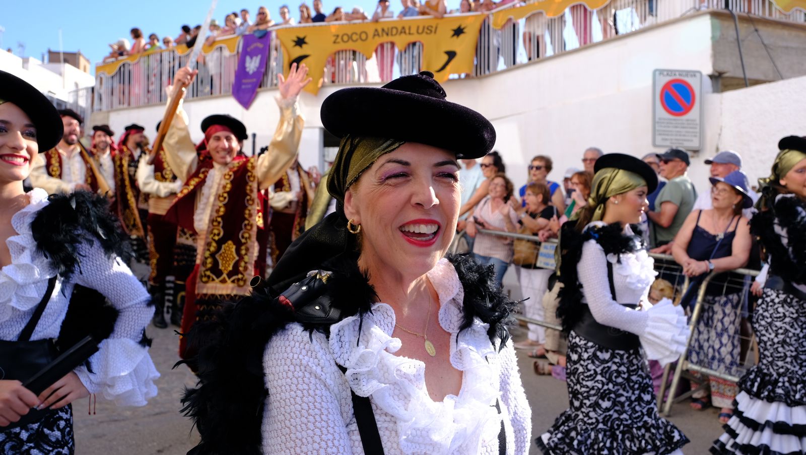 El espectacular desfile de Moros y Cristianos de Mojácar, en imágenes