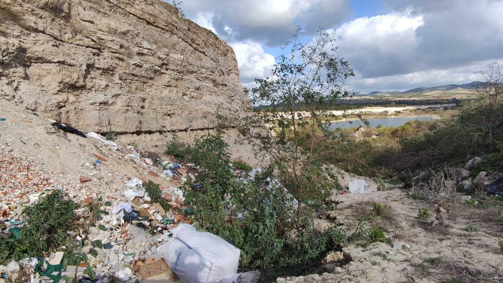 Antigua cantera El Tollón, en las proximidades de la laguna de Los Tollos.