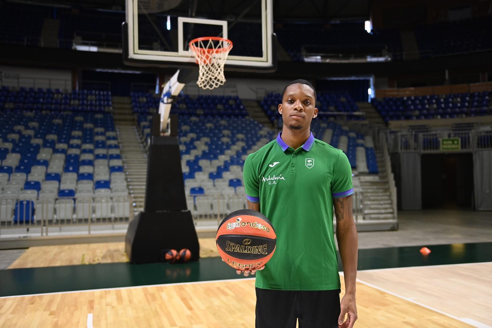 Tyson Carter, en la pista central del Carpena.