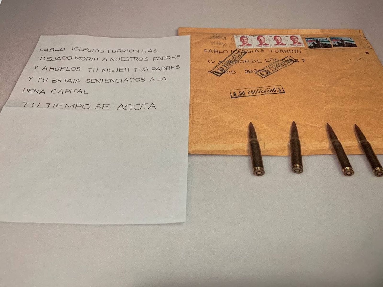 Carta amenazantes recibida por Pablo Iglesias, con 4 balas de Cetme.