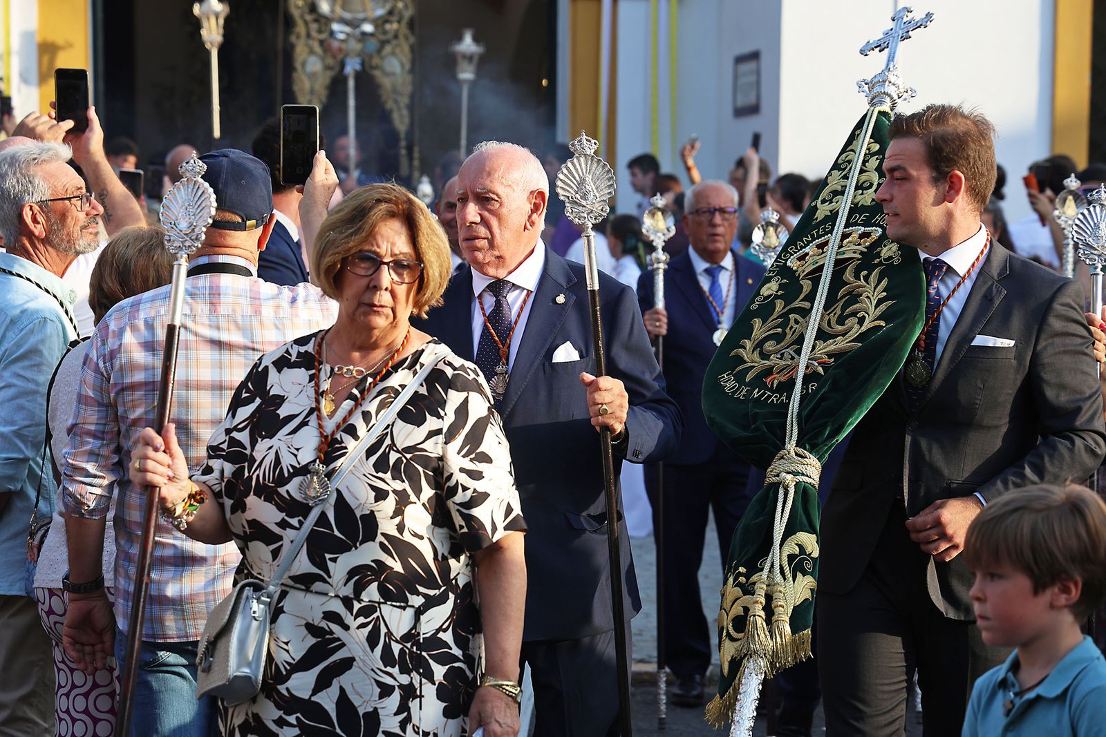 Imágenes del Rosario Jubilar rociero celebrado por las 25 hermandades filiales de la Matriz de Almonte en La Merced