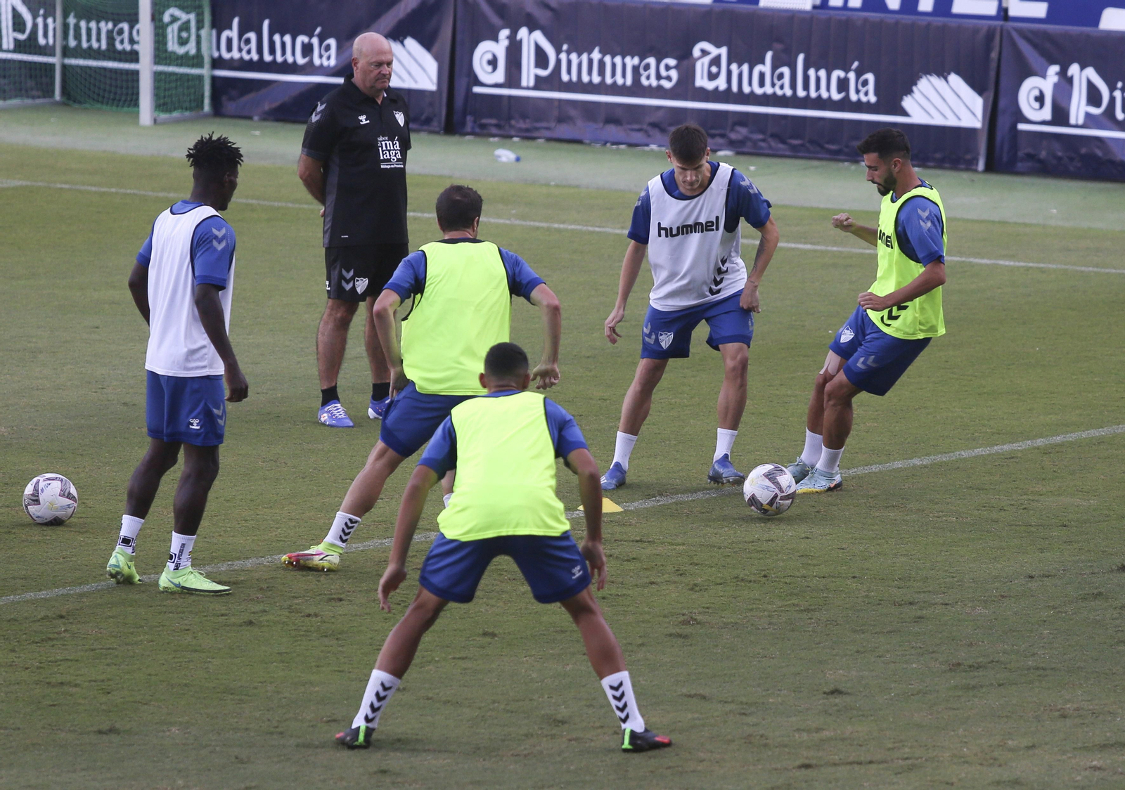Galería de fotos: Lumor sigue como uno más en una sesión complicada para el Málaga CF Galería de fotos: Lumor sigue como uno más en una sesión complicada para el Málaga CF