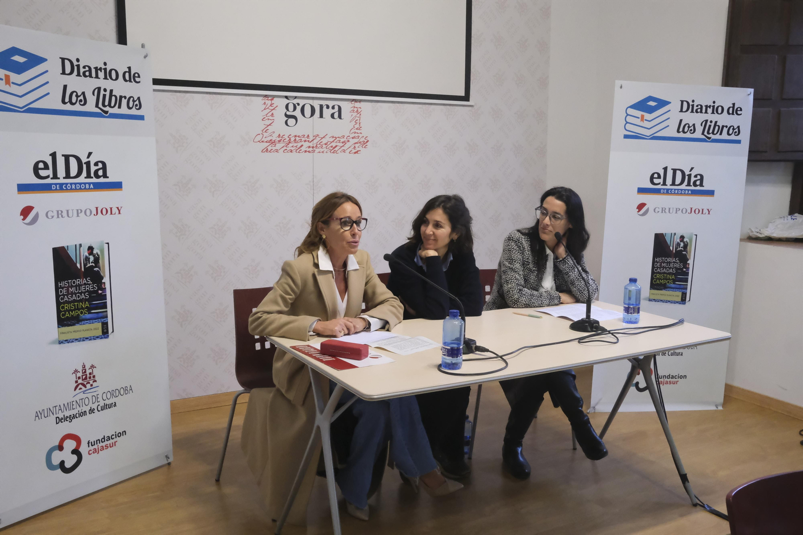 Las imágenes de la presentación de la obra ‘Historias de mujeres casadas’ de Cristina Campos en Córdoba