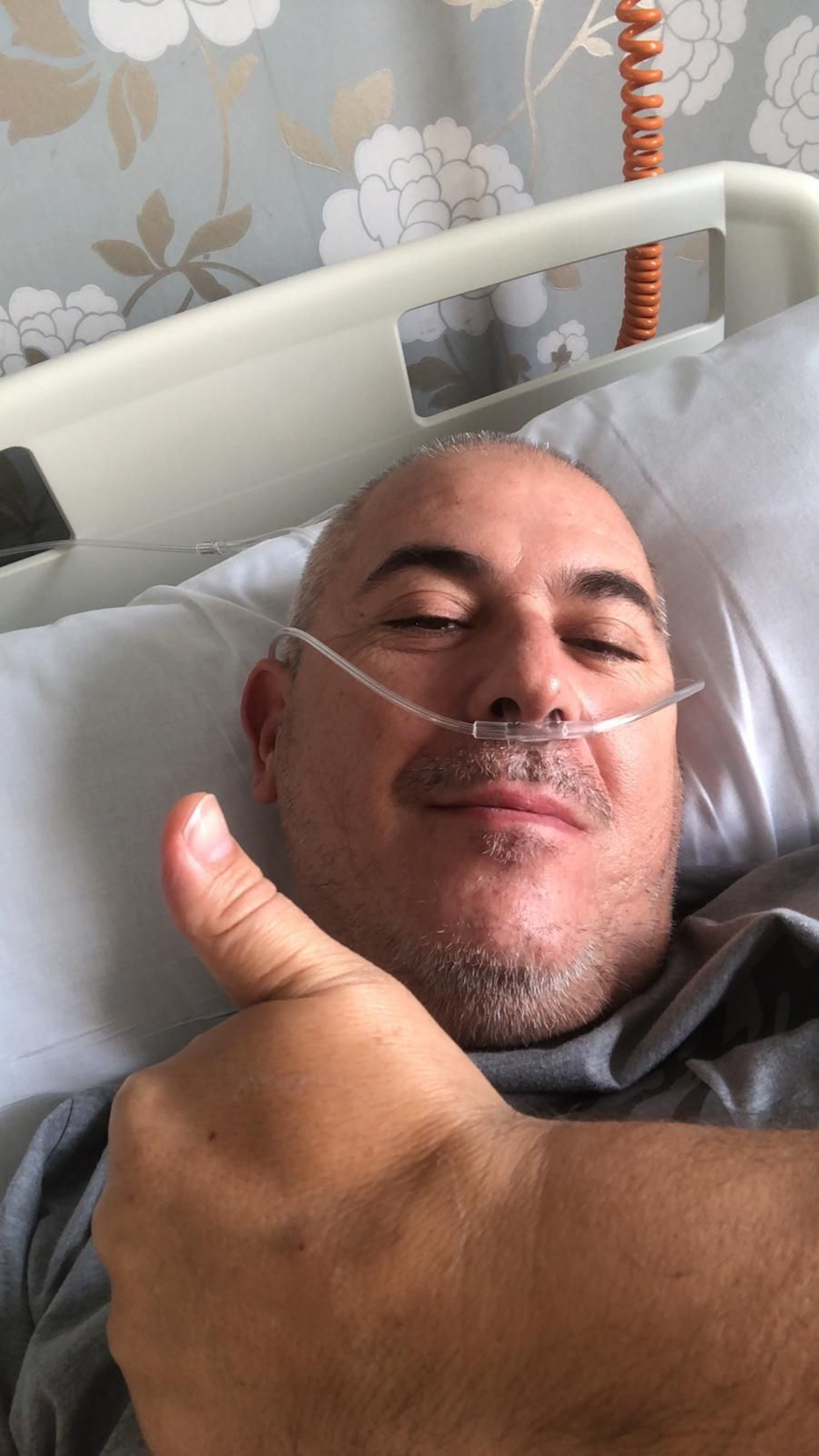 Miguel Gómez en su ingreso hospitalario.