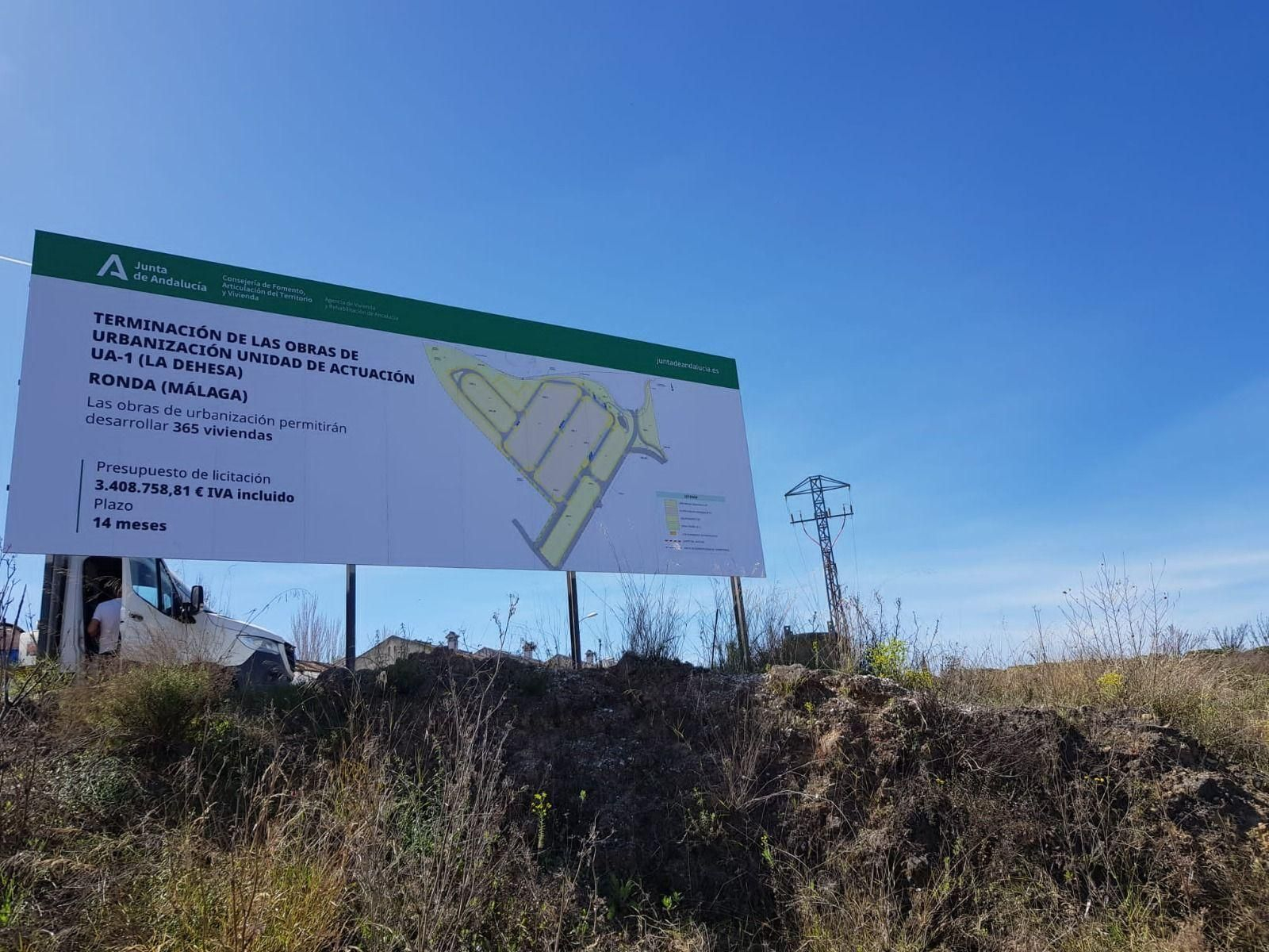 Cartel anunciador de la urbanización.