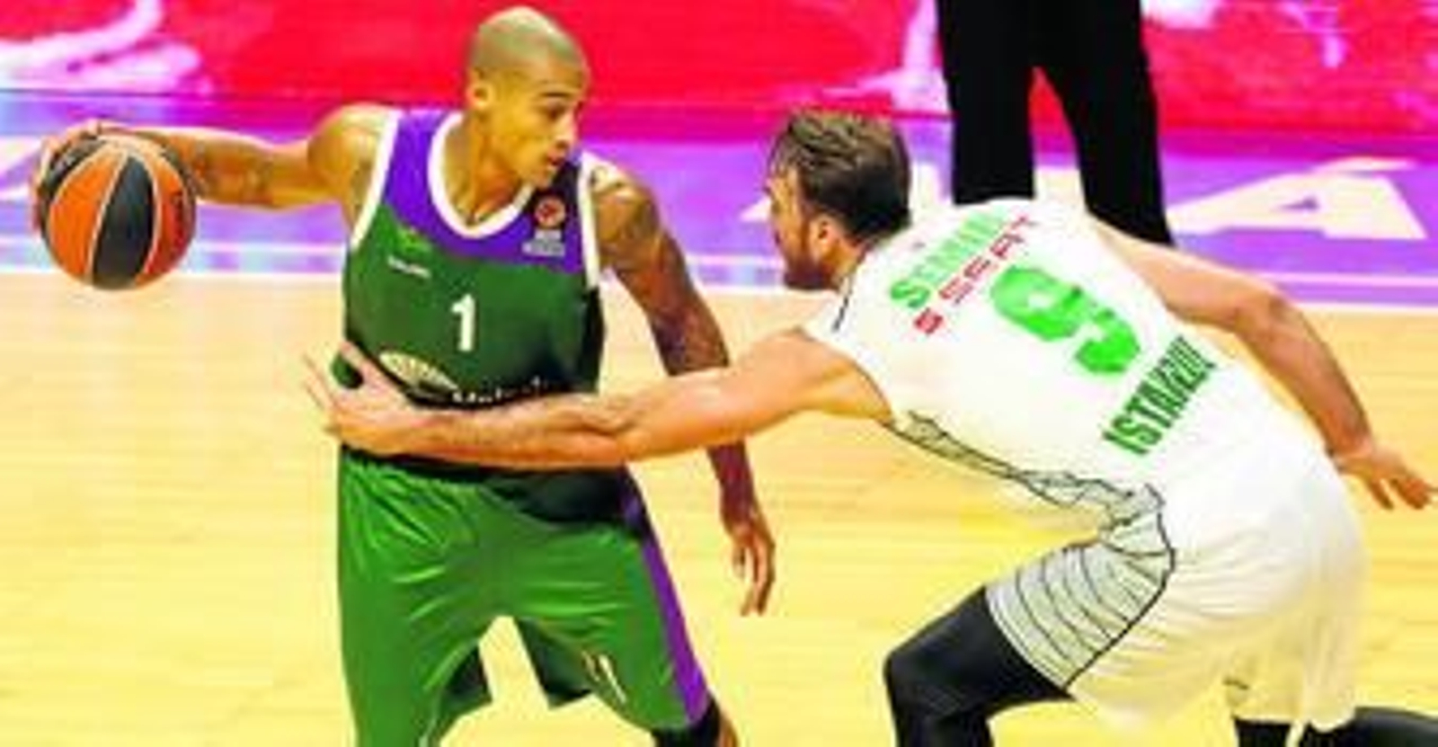 Edwin Jackson intenta zafarse de Erden el pasado viernes.