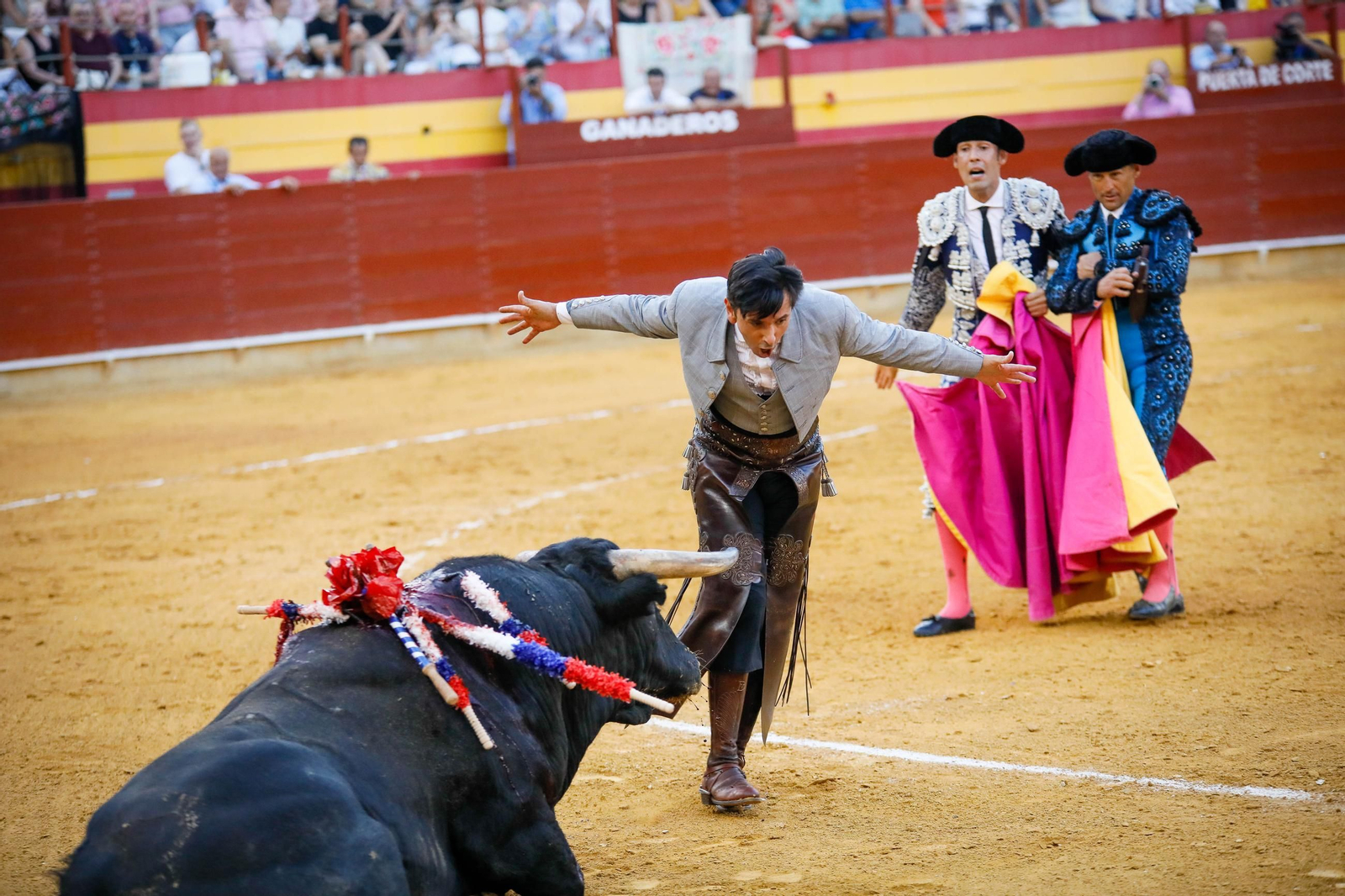 Imágenes de la corrida de toros en Roquetas de Mar