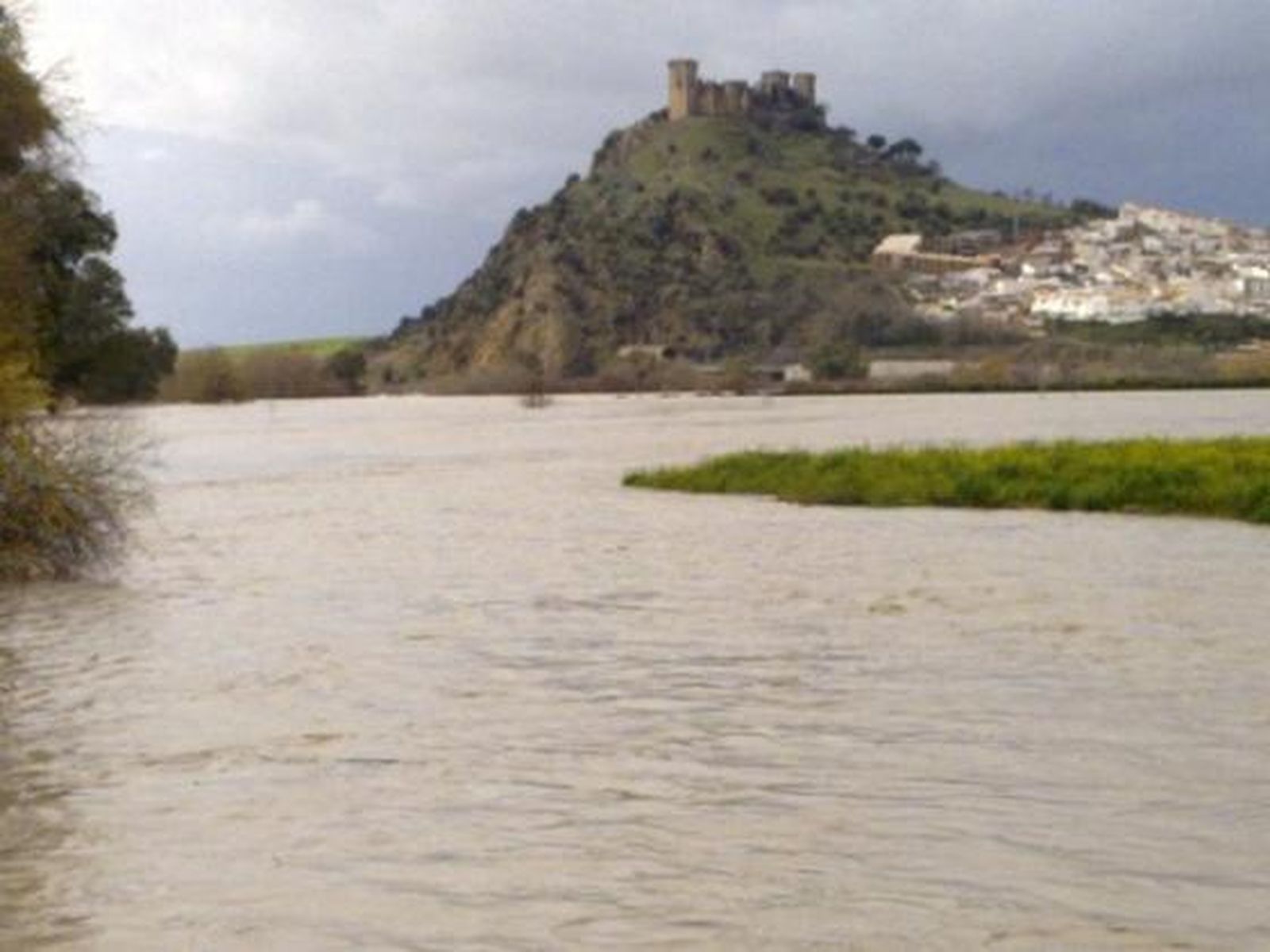 Las imágenes de las inundaciones en la provincia según los lectores del eldiadecórdoba.es. / Rubén López