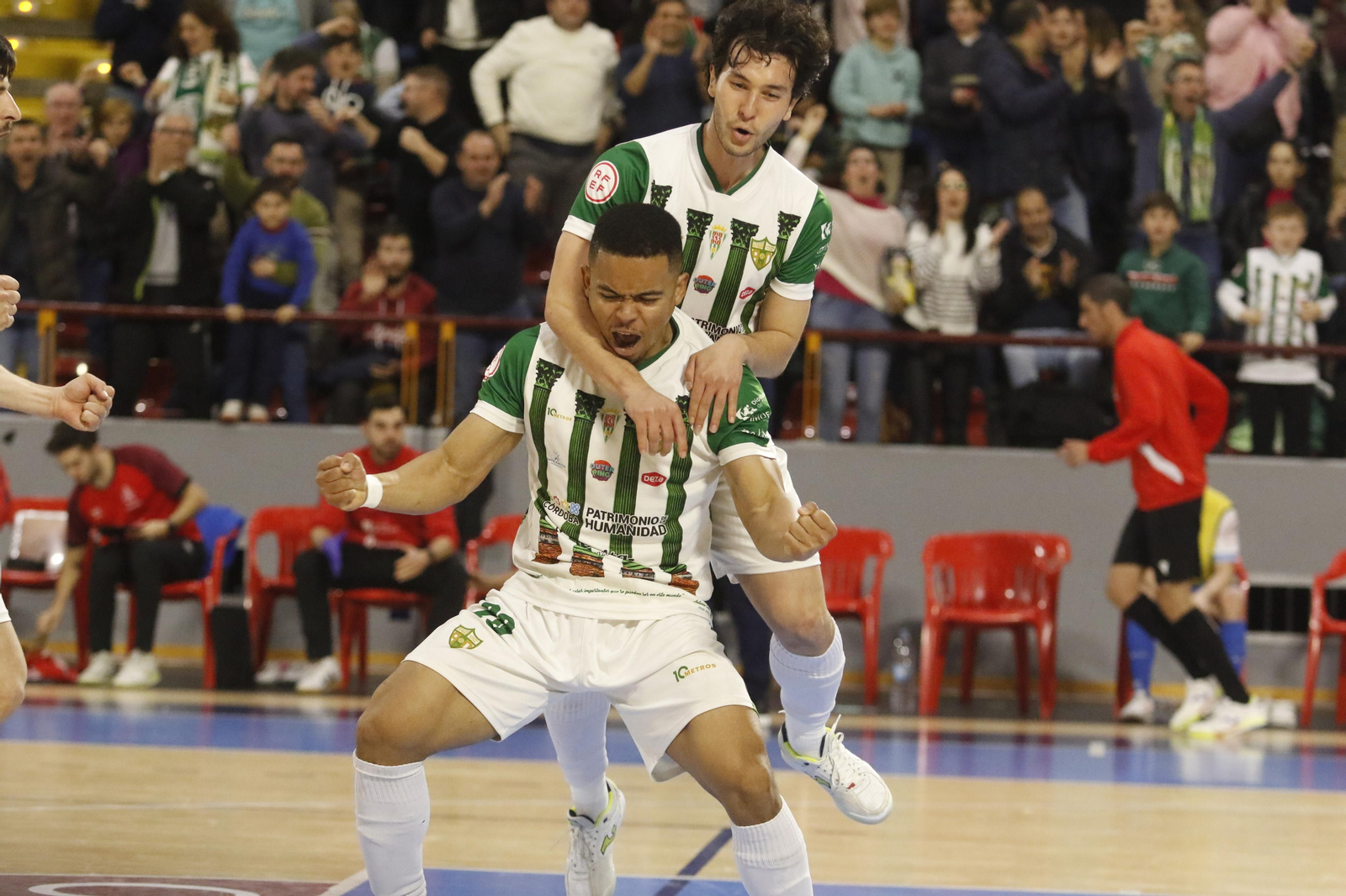 Las mejores fotos de la victoria del Córdoba Futsal ante el Noia