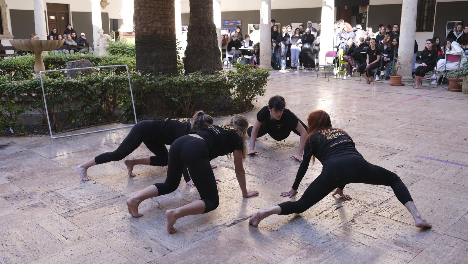 ¿Eres + machista o + racista?, exposición en la Escuela de Artes de Almería, en imágenes
