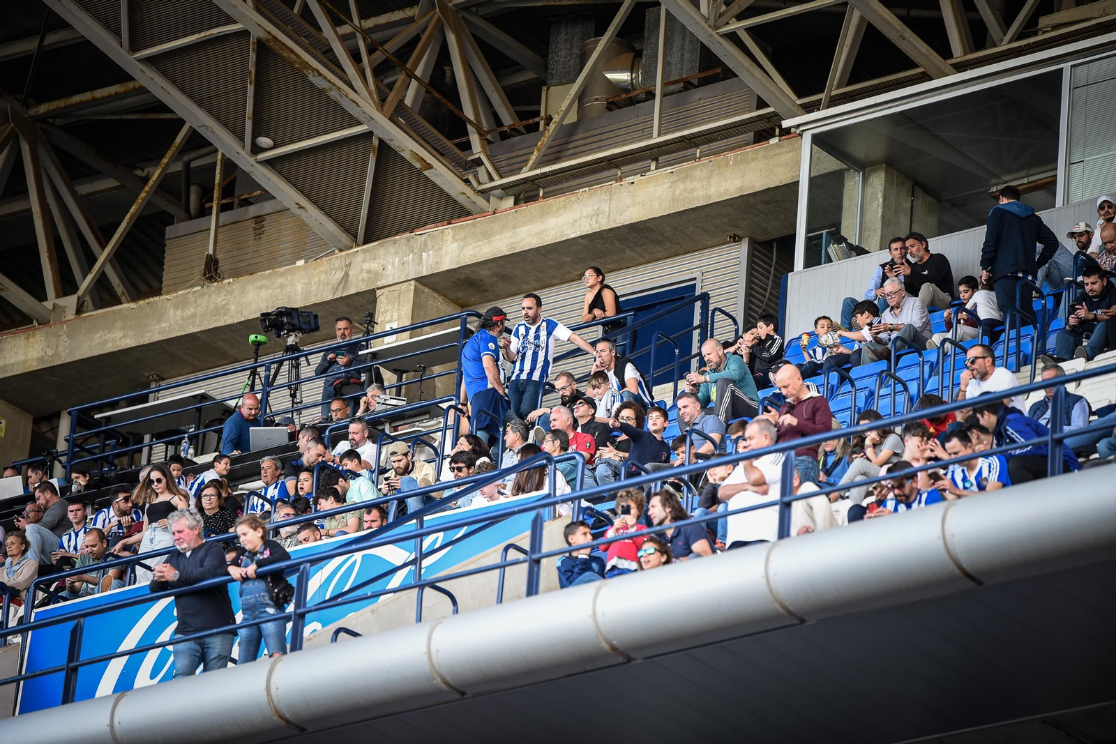 Imágenes de la afición en el Recreativo - Granada