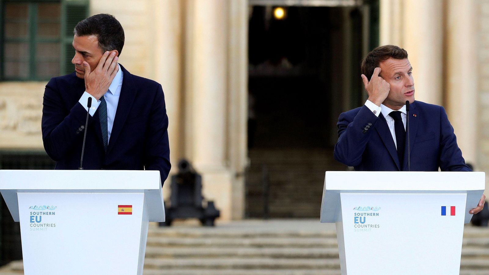 Pedro Sánchez y Emmanuel Marcon en el transcurso de una cumbre en Malta.
