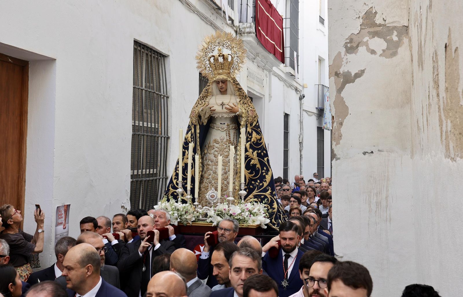 Traslado de la Virgen de la Amargura de Santa Ángela de la Cruz a San Pedro