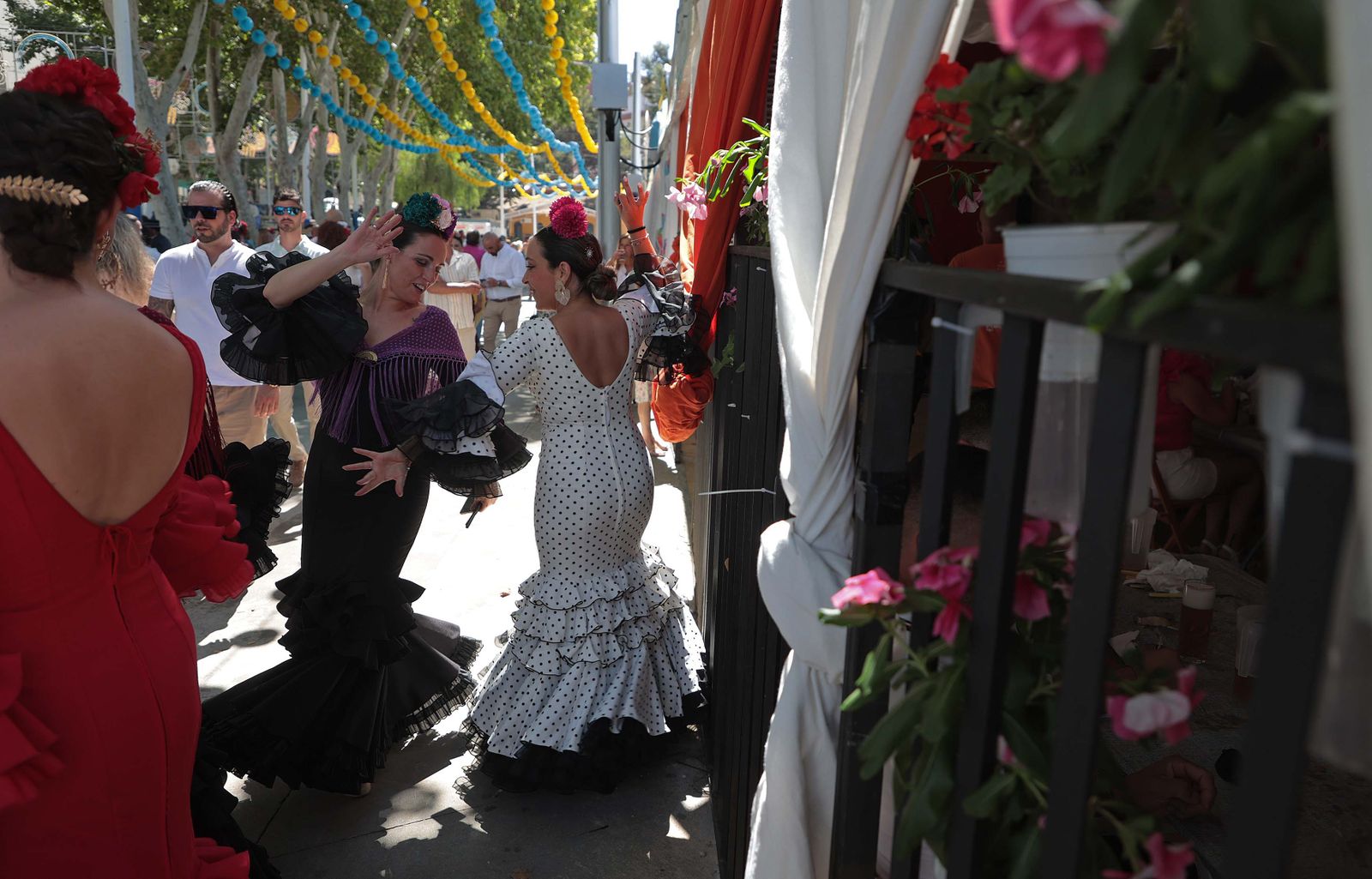 Fotos del Domingo por Sevillanas en la Feria Real de Algeciras 2024